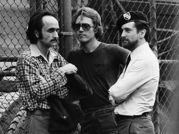 Джон Казале, Кристофер Уокен и Роберт Де Ниро на съемках фильма "Охотник на оленей", 1978 год