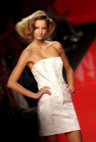 Неделя моды в Милане: коллекция от Enrico Coveri сезона весна-лето 2009