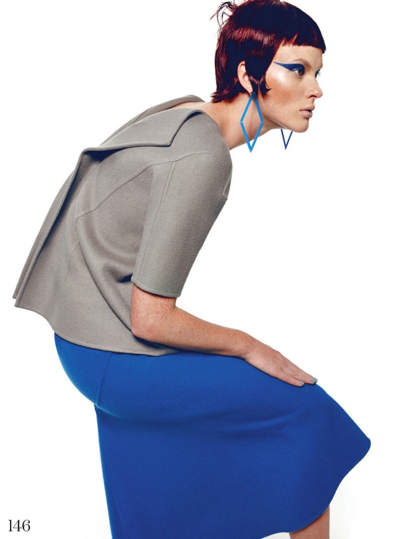 Анна Вьялицына в августовском выпуске Elle UK 