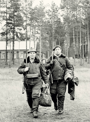 Юрий Гагарин и Алексей Леонов на охоте