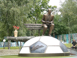 Памятники Валерию Лобановскому