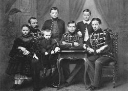 Император Александр II с детьми, 1860 г.
