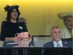 Выражение лица, когда твоя лошадь побеждает. Королева Елизавета II на Королевских скачках «Роял Аскот»