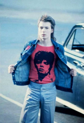 16-летний Сид Вишес перед концертом Дэвида Боуи в Earls Court, 1973 год