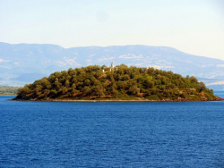 Грецкий остров Джонни Деппа